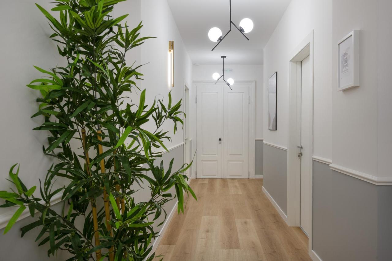 Trieste Timeless 2-Bedrooms Flat Exterior foto
